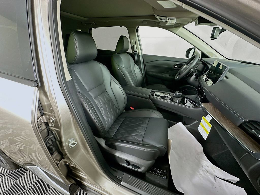 New 2026 Nissan Rogue Platinum image 37