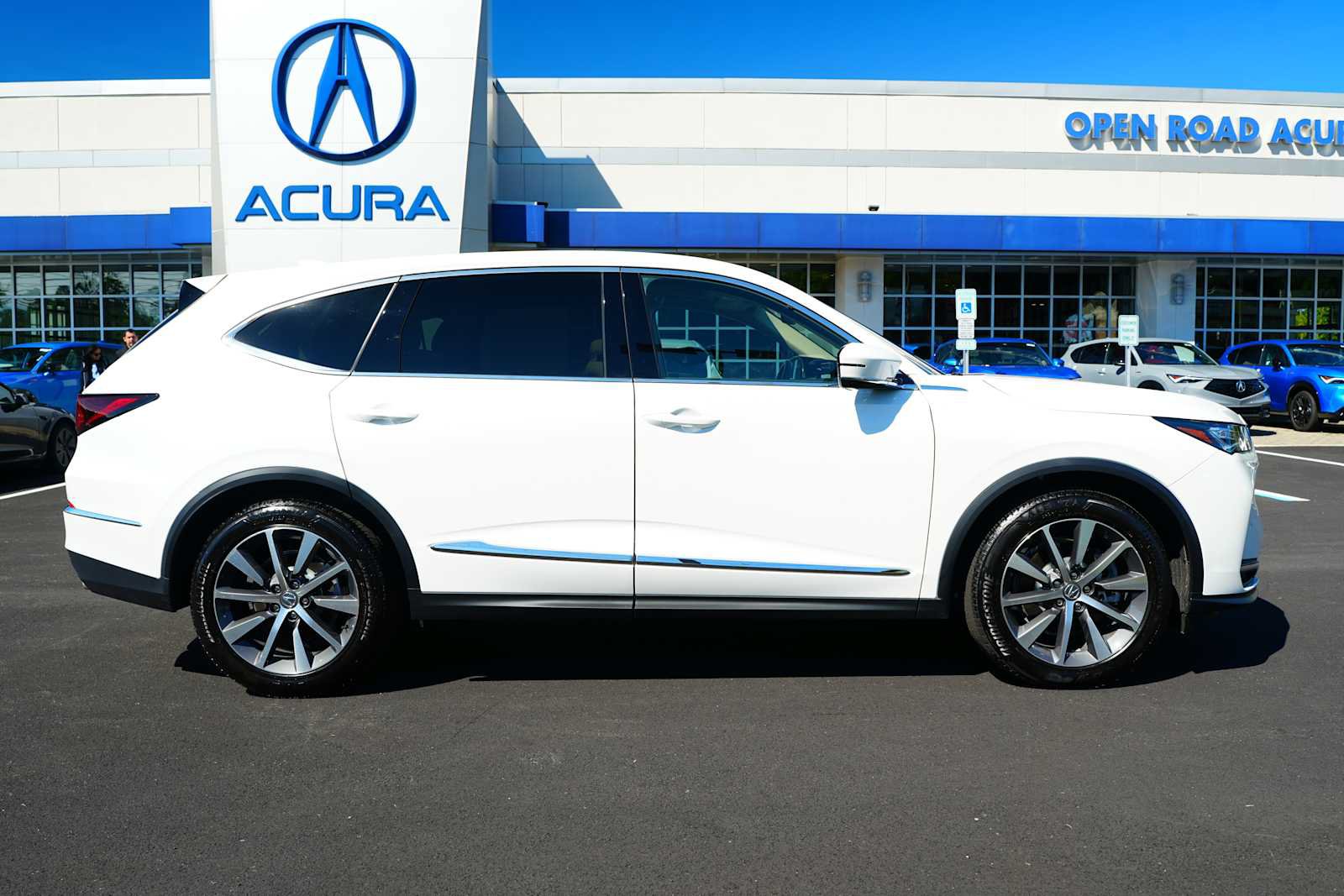 Certified 2026 Acura MDX w/ Technology Package AWD/4WD image 8