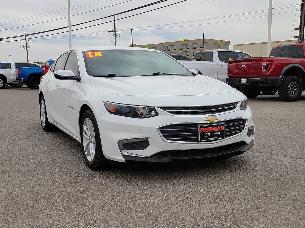 Used 2018 Chevrolet Malibu LT w/ Driver Confidence Package FWD image 2