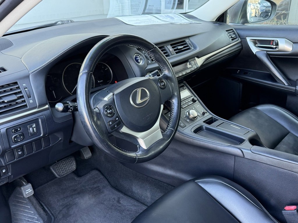 Used 2017 Lexus CT 200h image 22