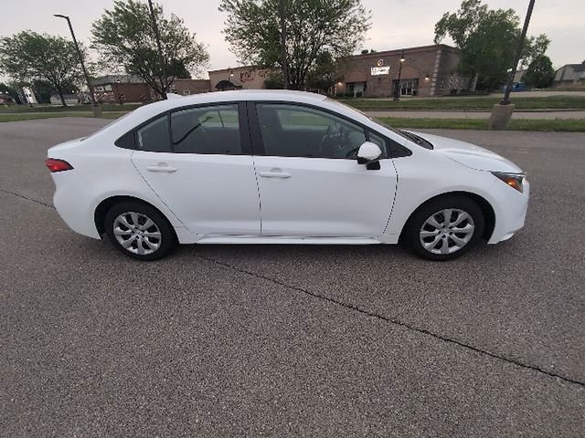 Certified 2025 Toyota Corolla LE FWD image 2