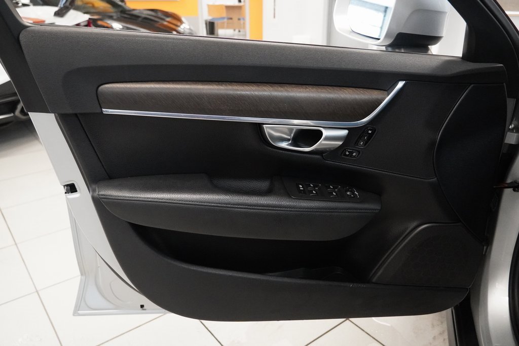 Used 2018 Volvo V90 T5 Cross Country w/ Convenience Package image 5