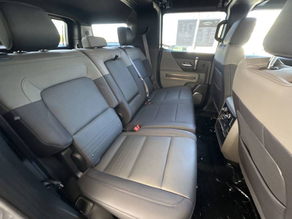 Certified 2025 GMC Hummer EV 2X image 28