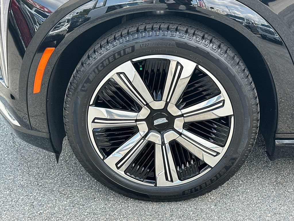 Certified 2025 Cadillac Escalade IQ Luxury 2 AWD/4WD image 11