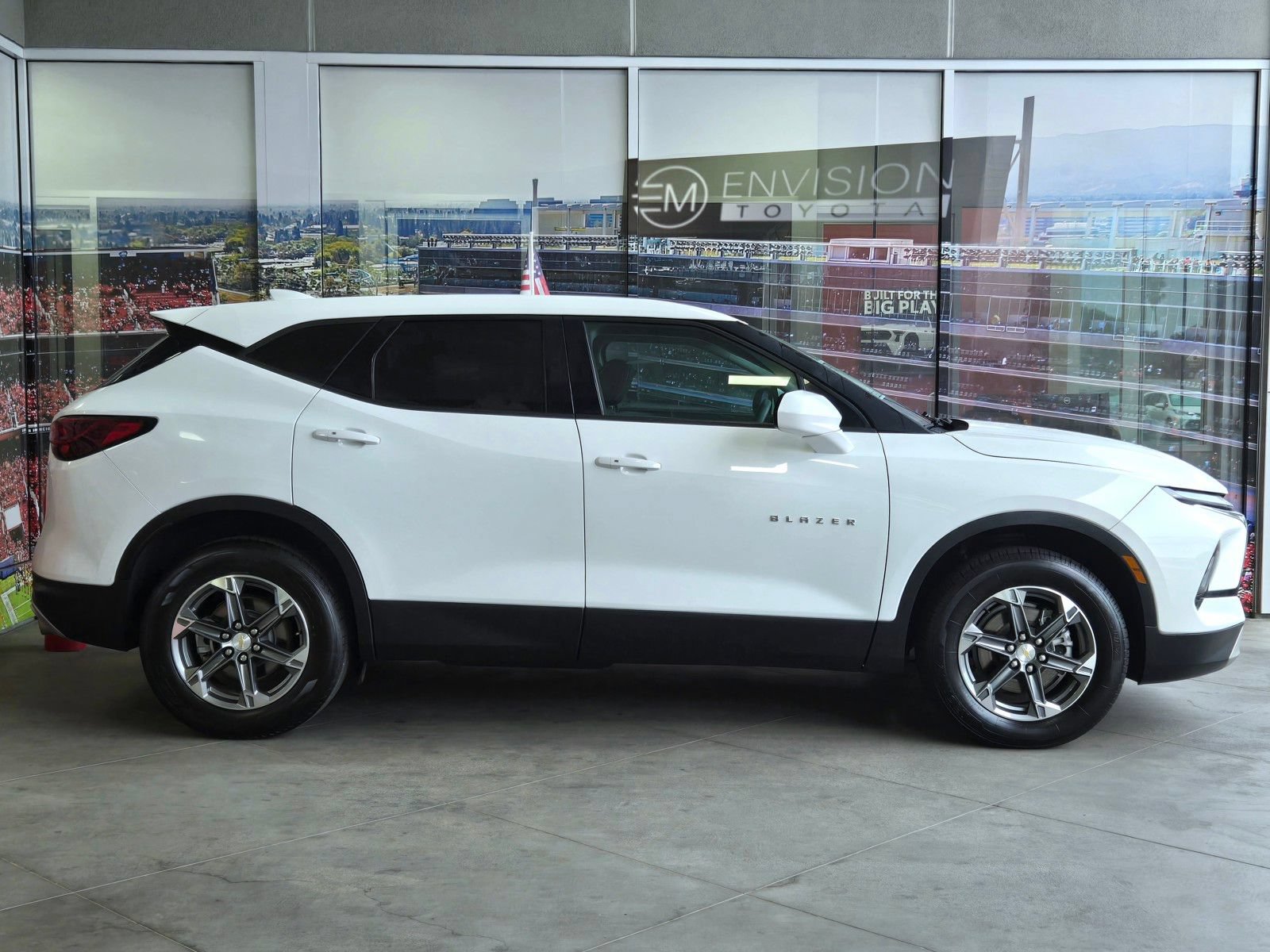 Used 2025 Chevrolet Blazer LT AWD/4WD image 4
