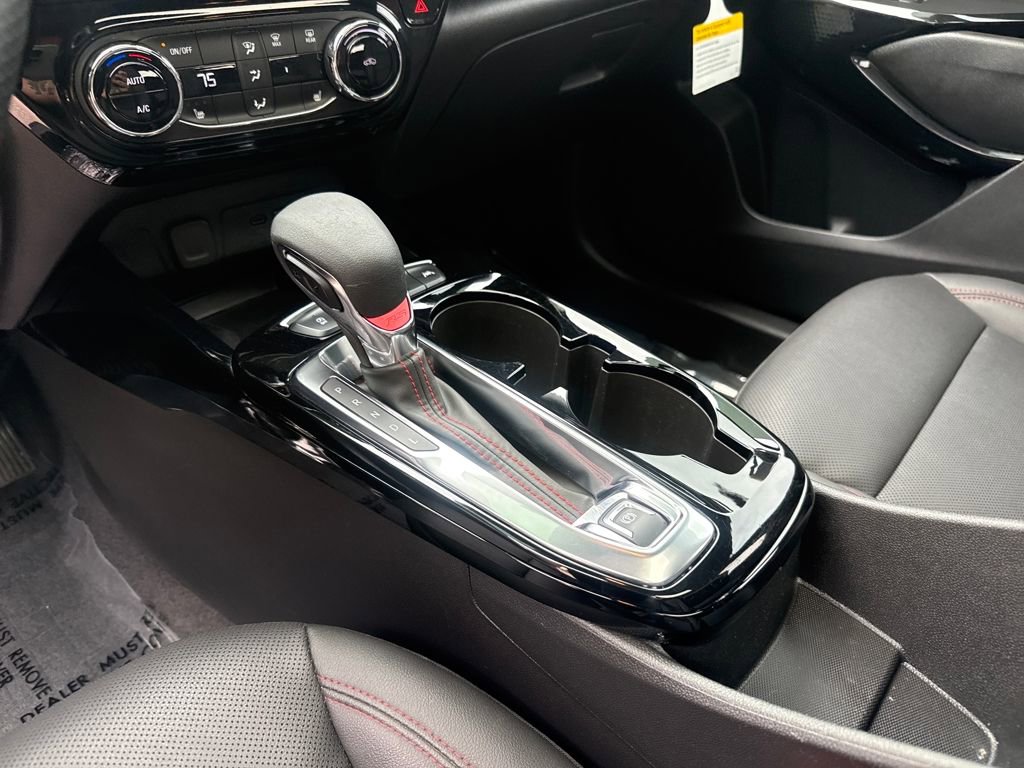 Used 2024 Chevrolet Trax RS w/ Sunroof Package image 24