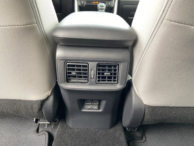 Used 2025 Toyota RAV4 XLE FWD image 48