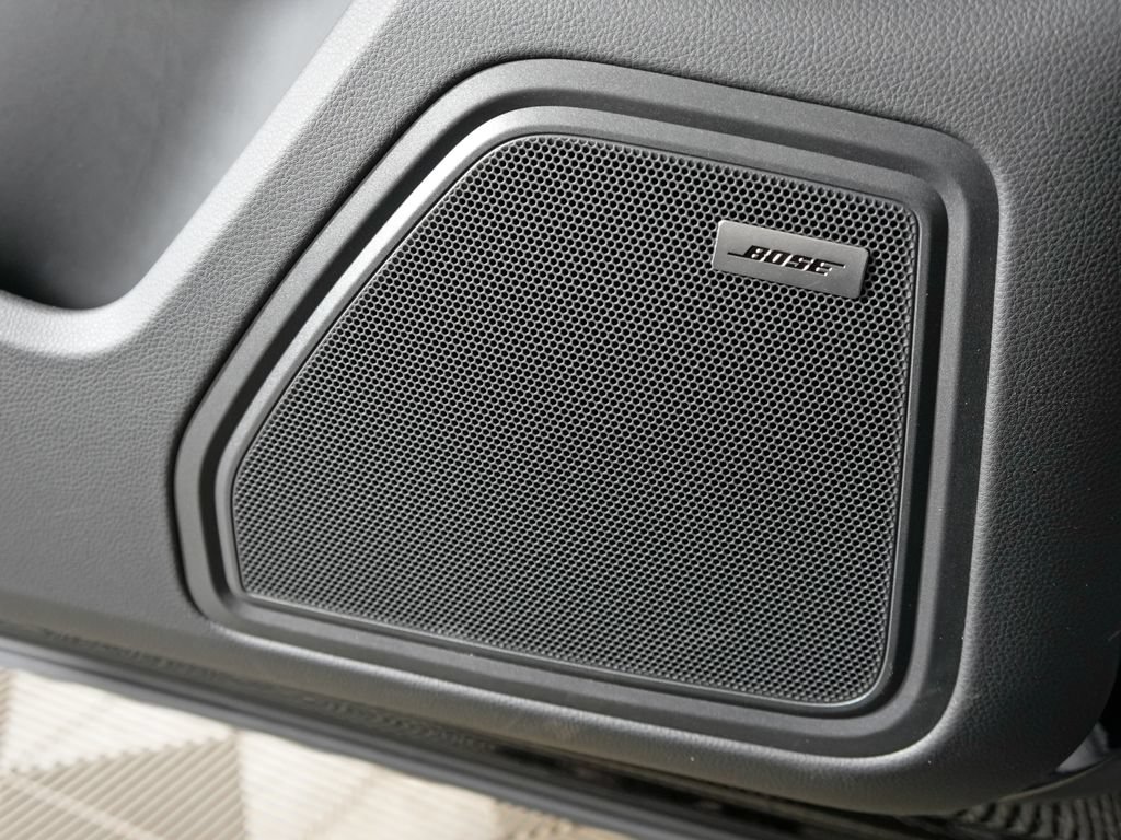 Certified 2026 Porsche Macan Turbo AWD/4WD image 17