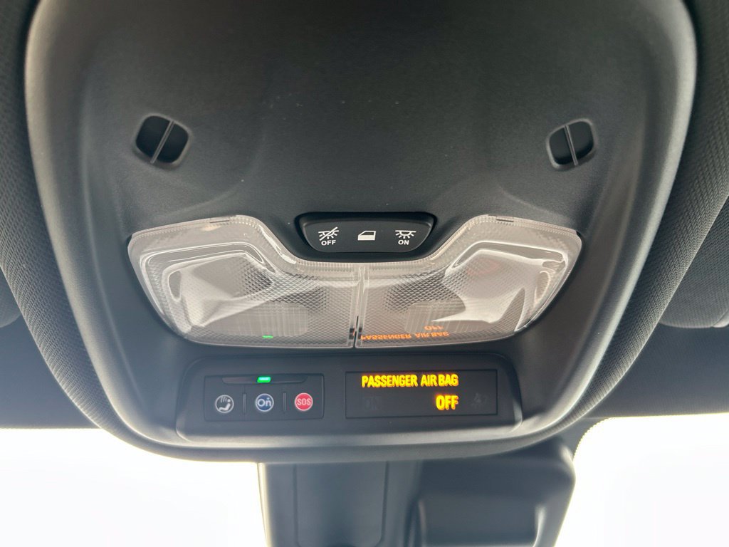 Used 2025 Chevrolet TrailBlazer RS w/ Driver Confidence Package AWD/4WD image 17