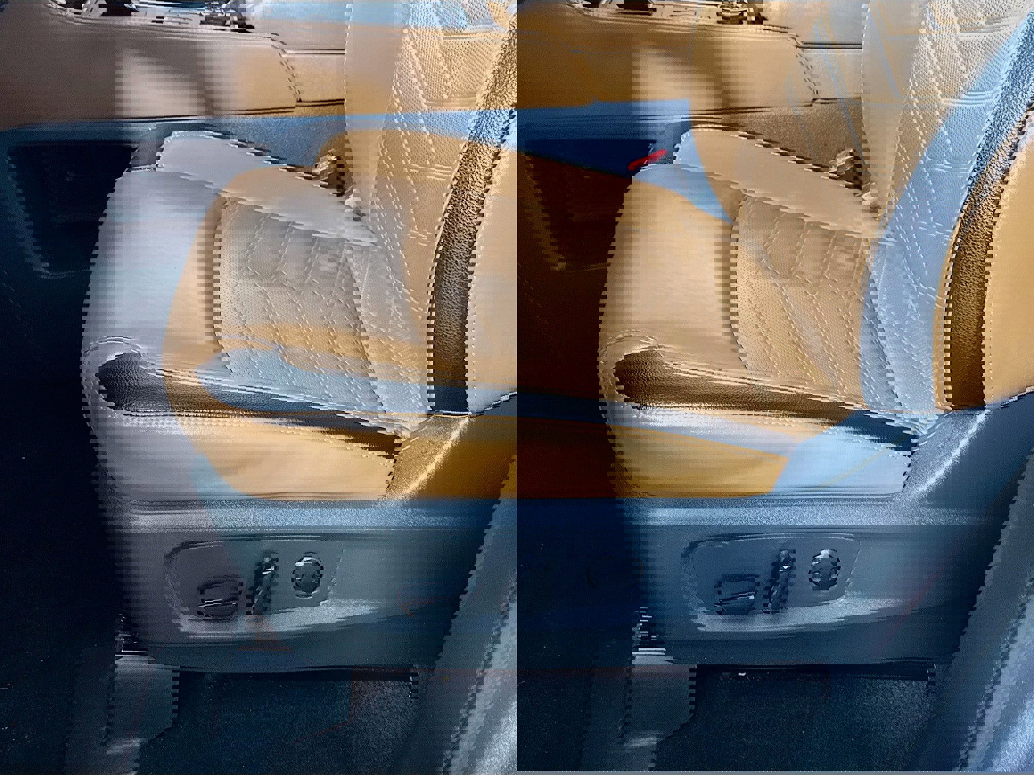 Used 2023 Nissan Pathfinder Platinum image 24