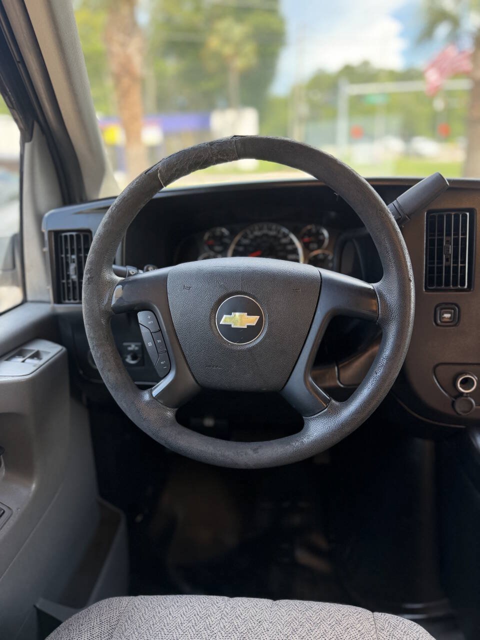 Used 2012 Chevrolet Express 3500 RWD image 15