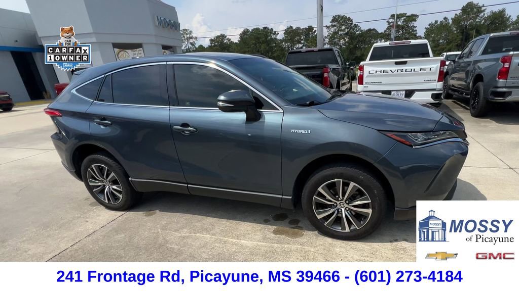 Used 2021 Toyota Venza LE image 2