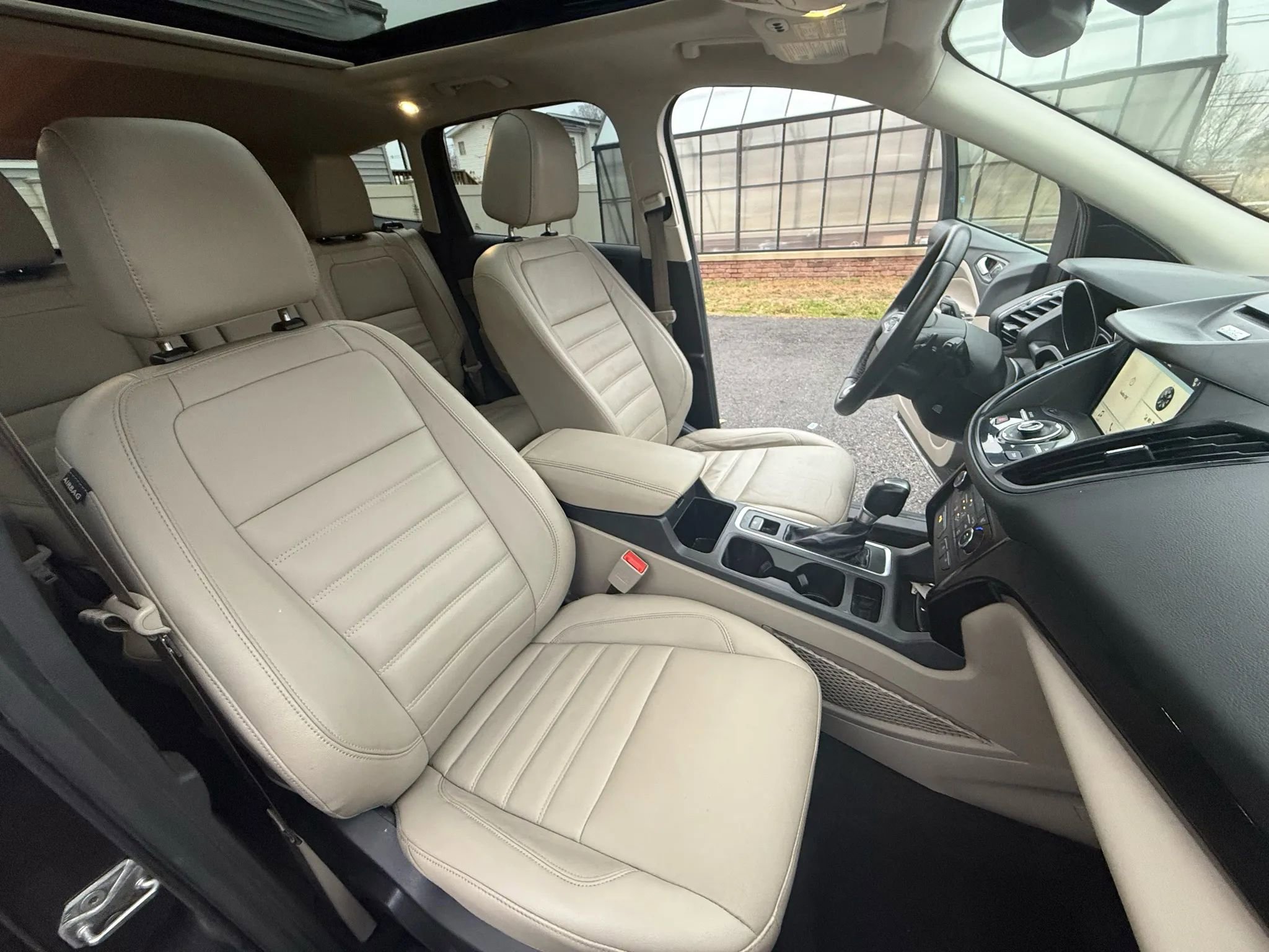 Used 2017 Ford Escape Titanium image 26