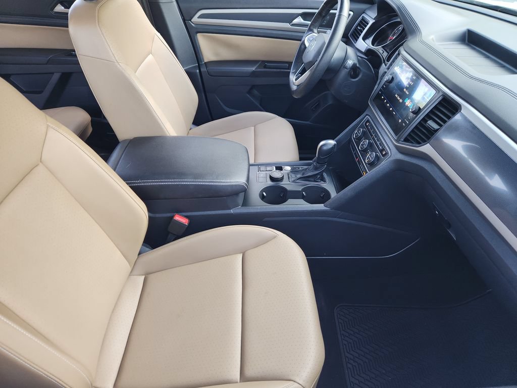 Used 2020 Volkswagen Atlas Cross Sport SE w/ Panoramic Sunroof Package AWD/4WD image 12