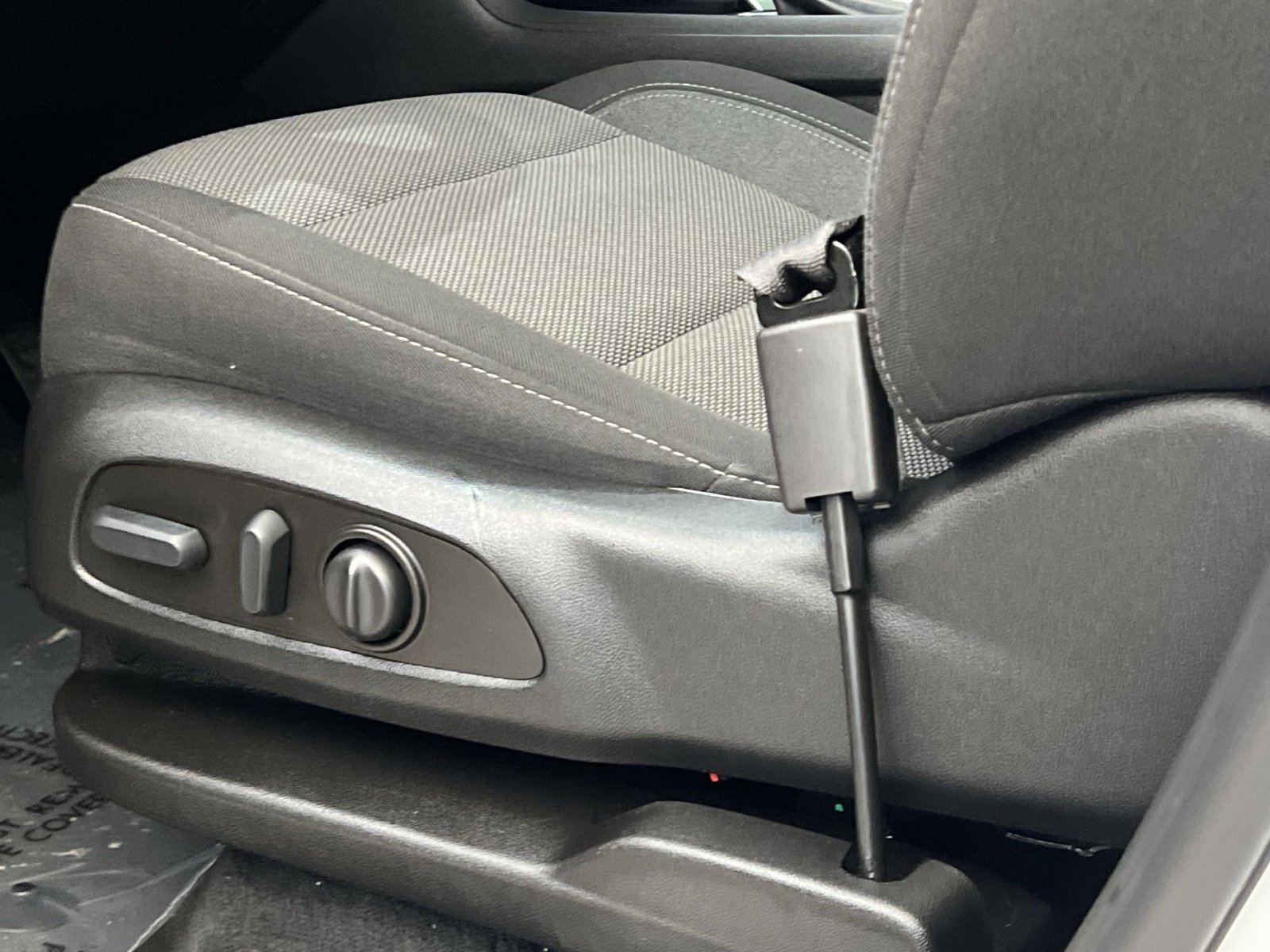 Used 2022 Chevrolet Traverse LT image 12