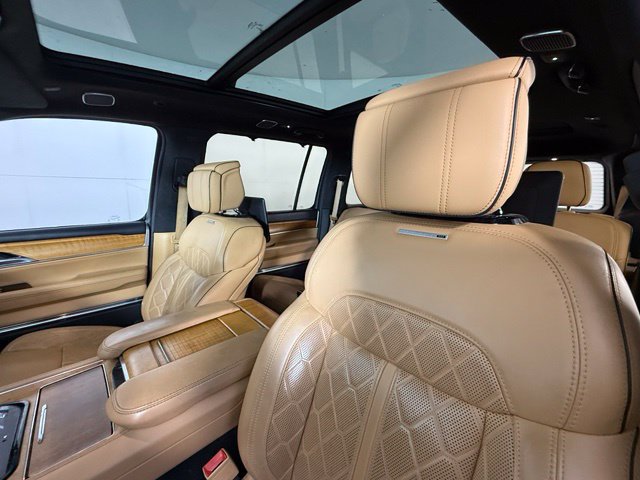 Used 2022 Jeep Grand Wagoneer Series III w/ Rear Seat Video Group 1 AWD/4WD image 32