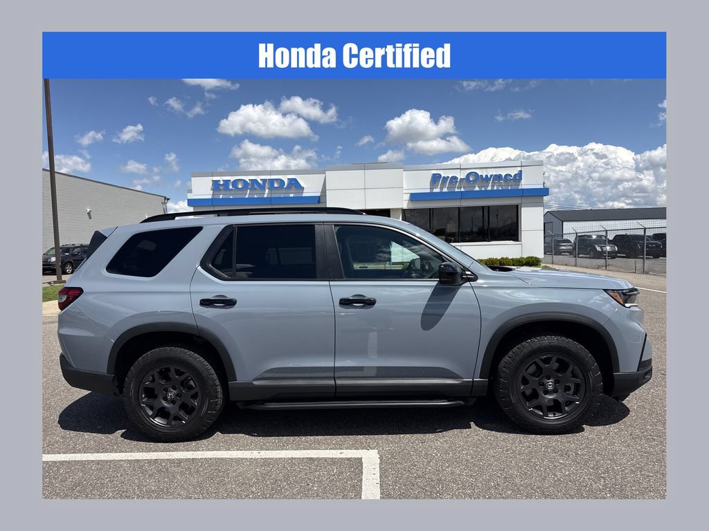 Certified 2024 Honda Pilot TrailSport image 1
