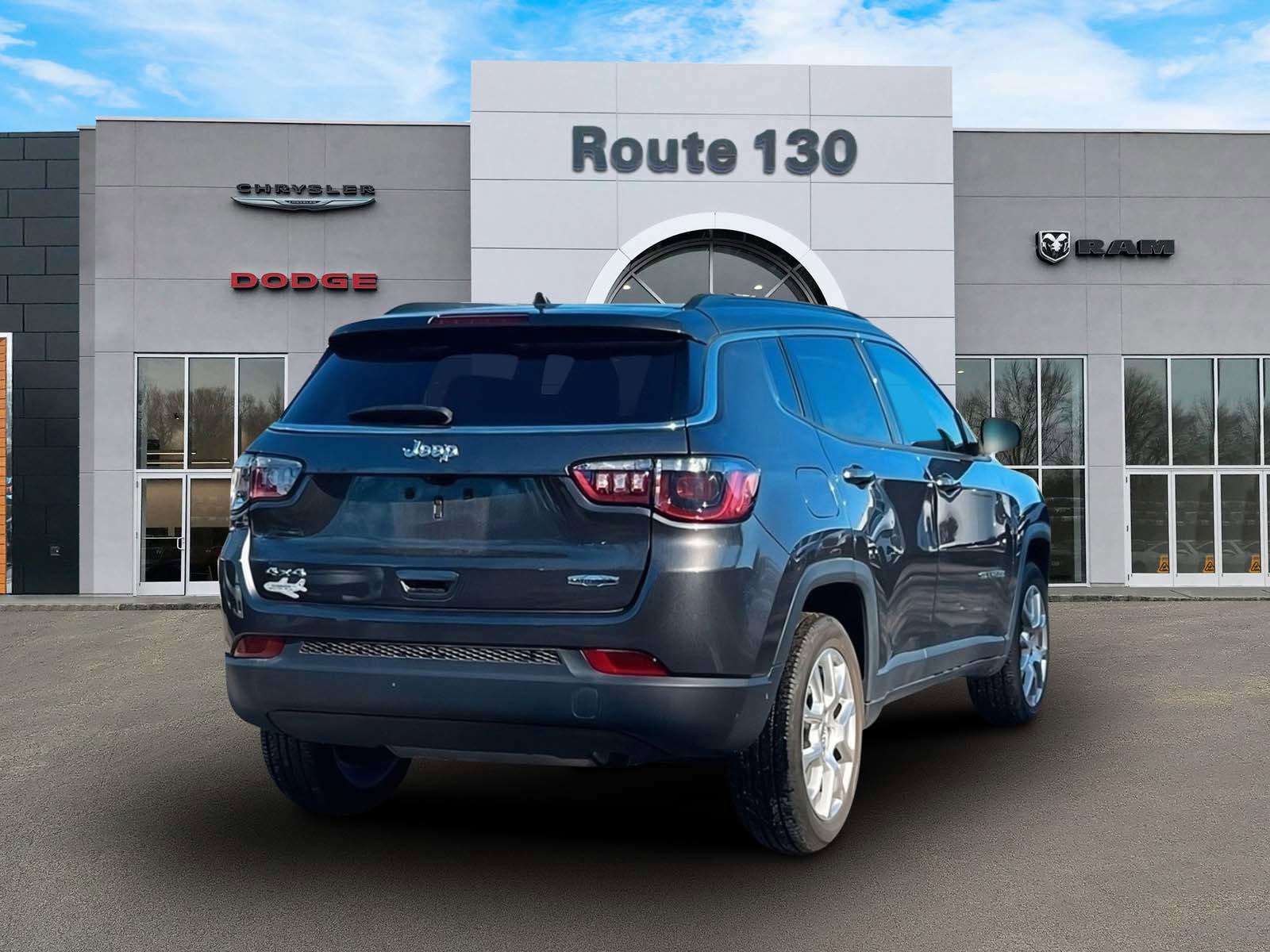 Used 2022 Jeep Compass Latitude AWD/4WD image 4