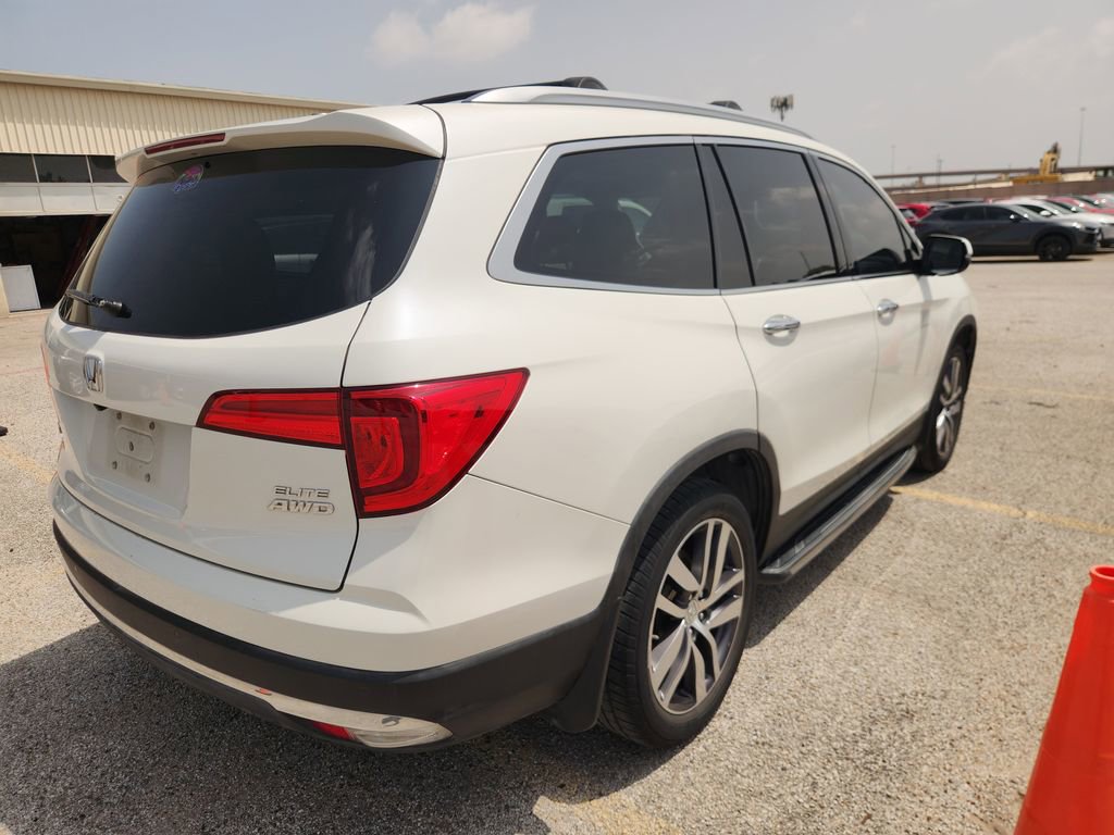 Used 2017 Honda Pilot Elite image 3