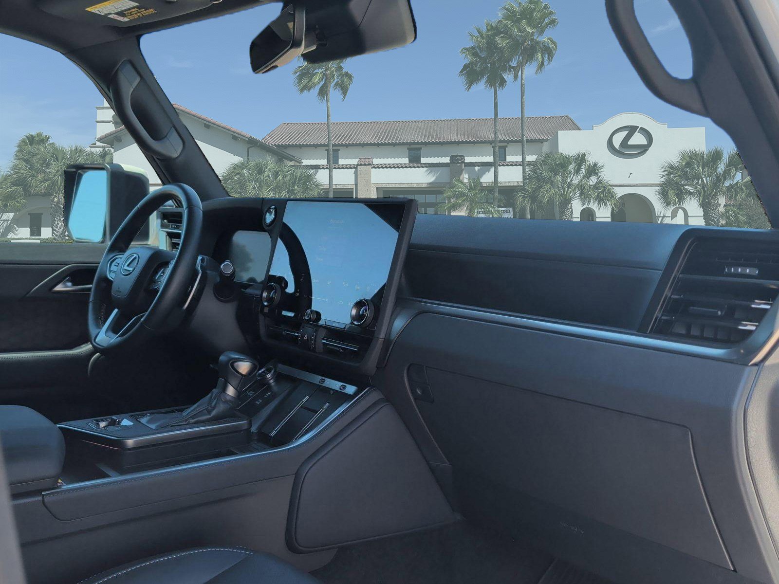 Used 2024 Lexus GX 550 w/ Accessory Package (Z1) image 30