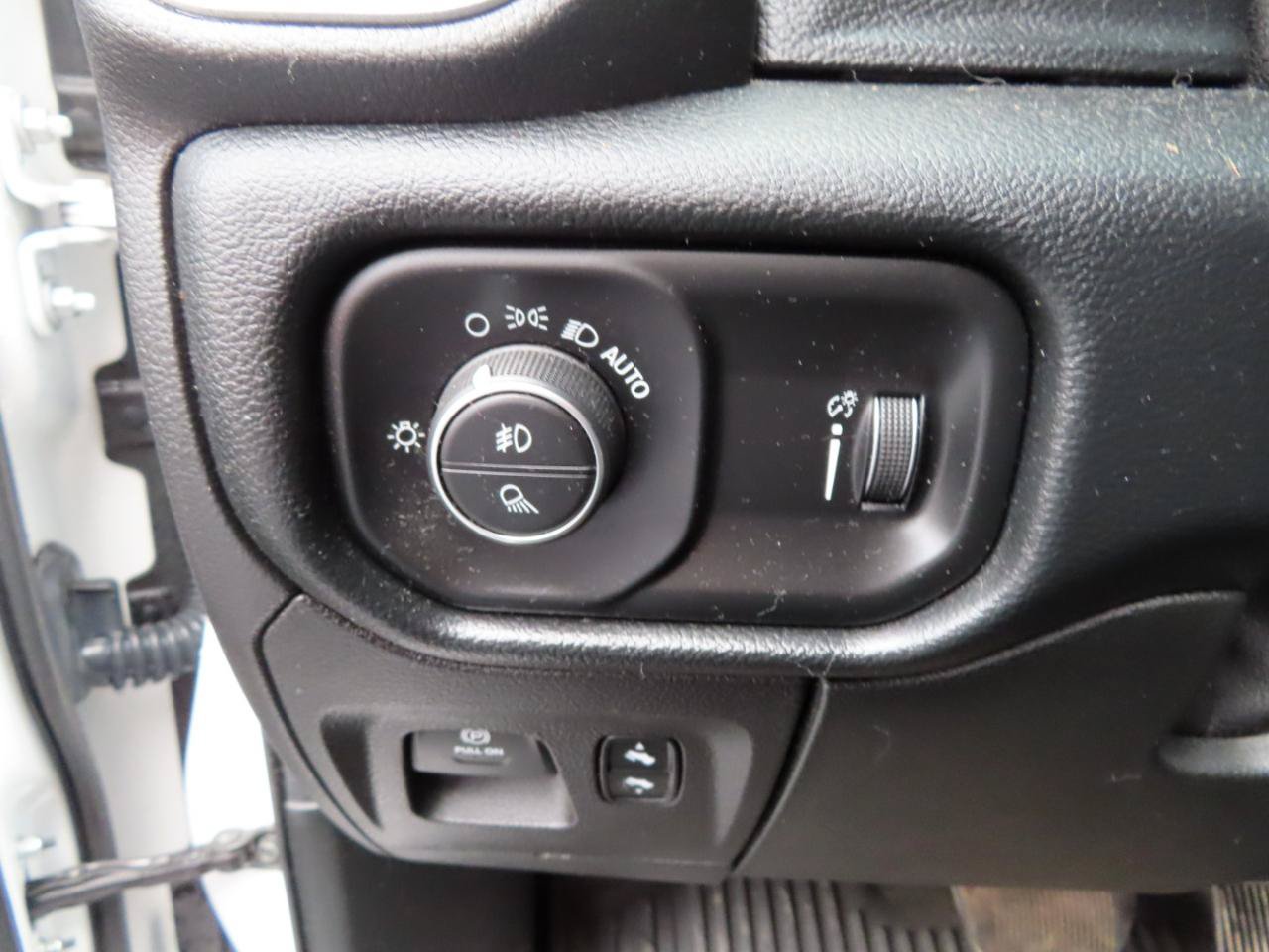 Used 2020 RAM 1500 Big Horn AWD/4WD image 20