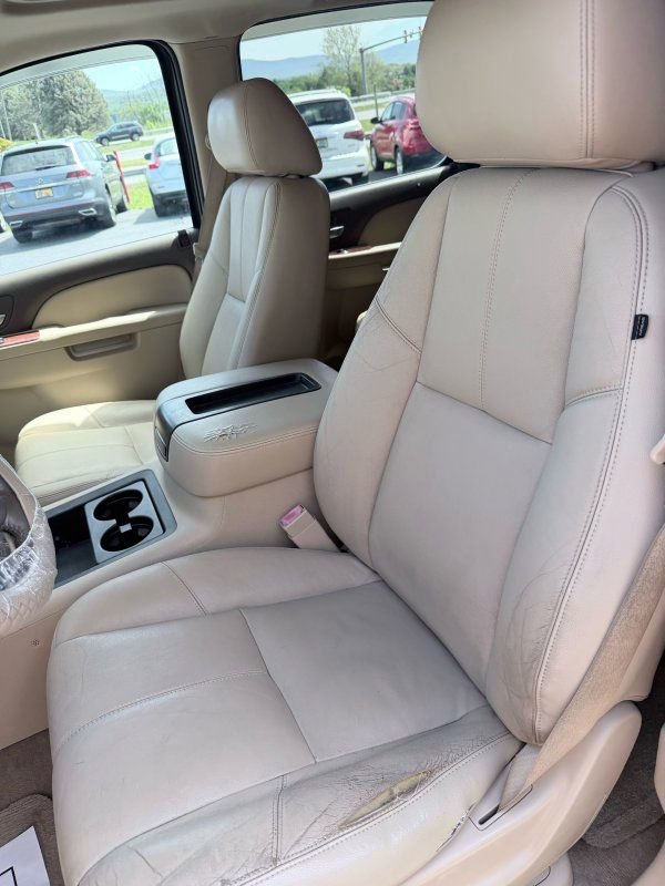 Used 2013 Chevrolet Suburban LT image 10