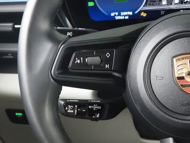 Used 2024 Porsche Macan 4 Electric image 21