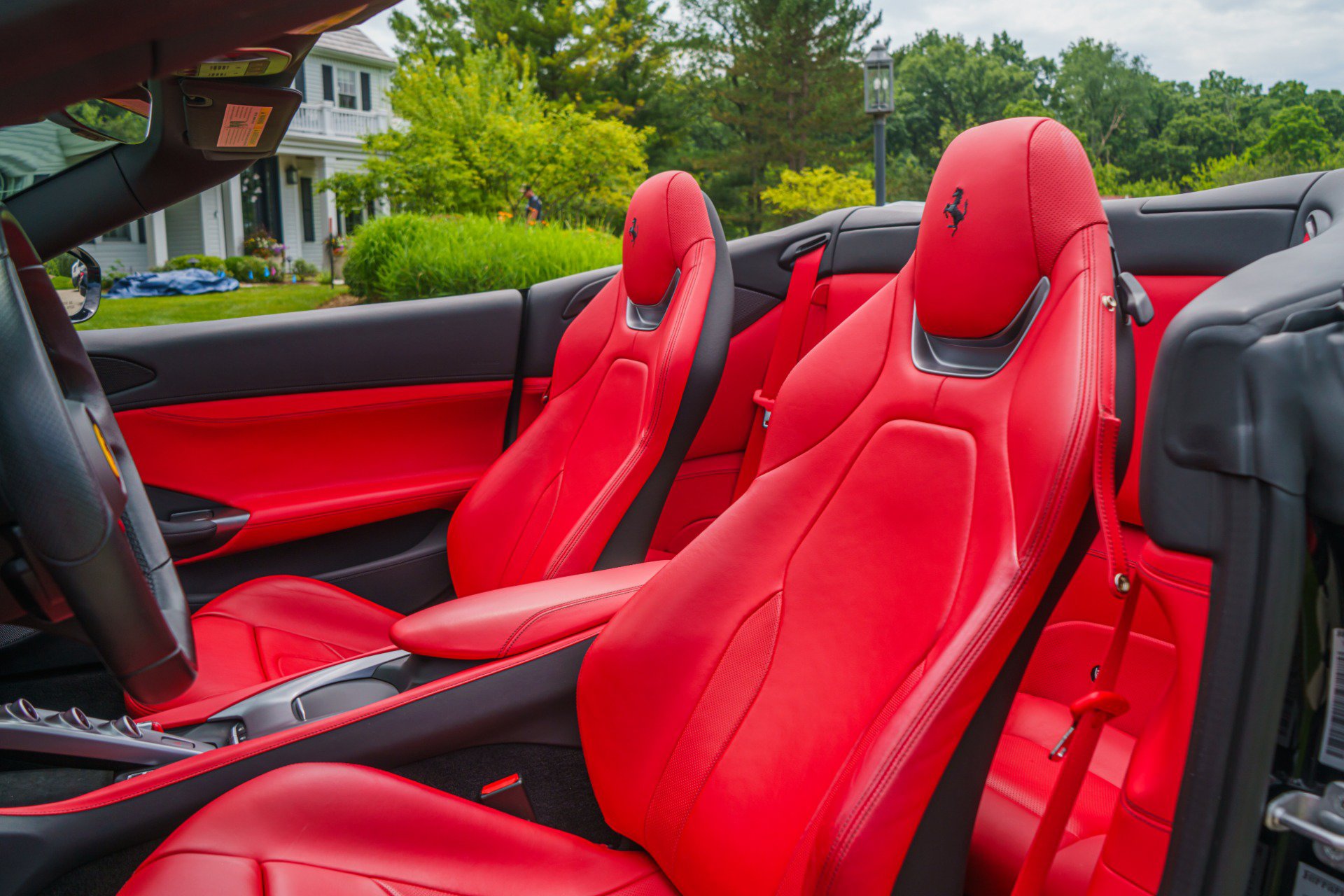 Used 2019 Ferrari Portofino RWD image 2