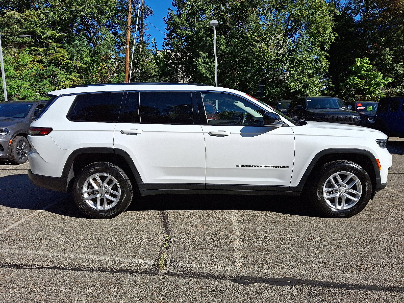 Certified 2021 Jeep Grand Cherokee L Laredo w/ Luxury Tech Group I image 8