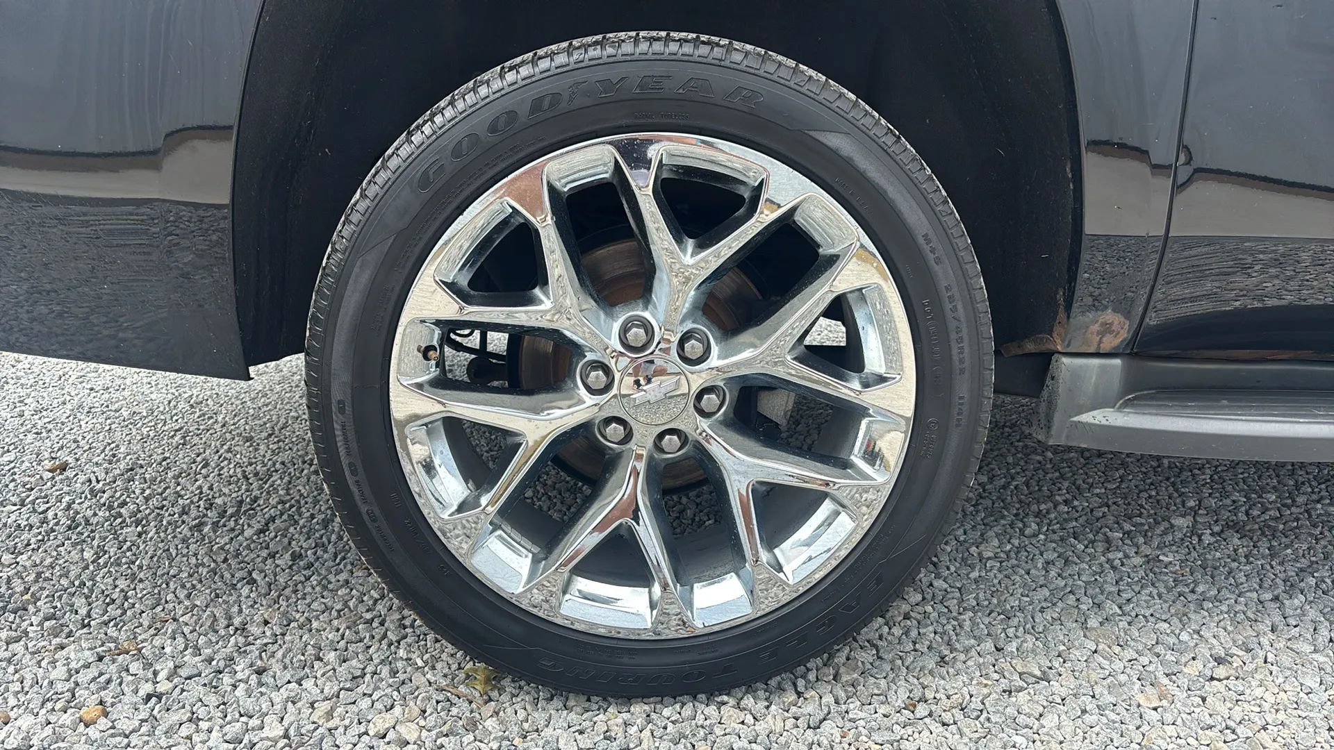 Used 2015 Chevrolet Suburban LT AWD/4WD image 7