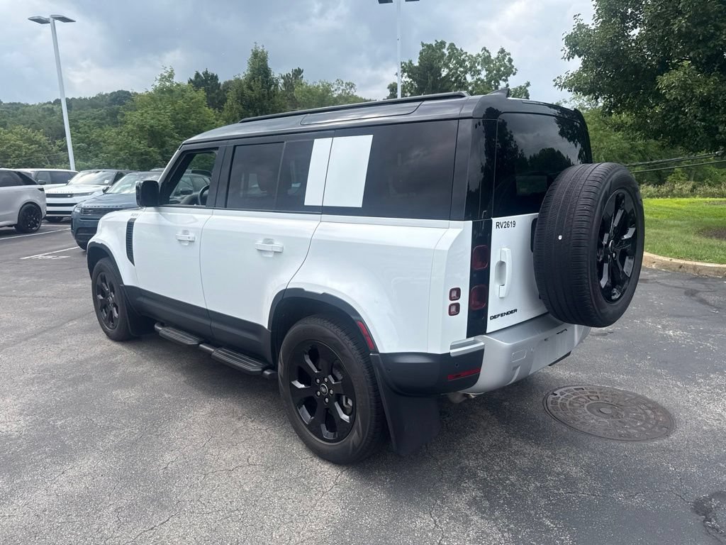 Used 2025 Land Rover Defender 110 S AWD/4WD image 4