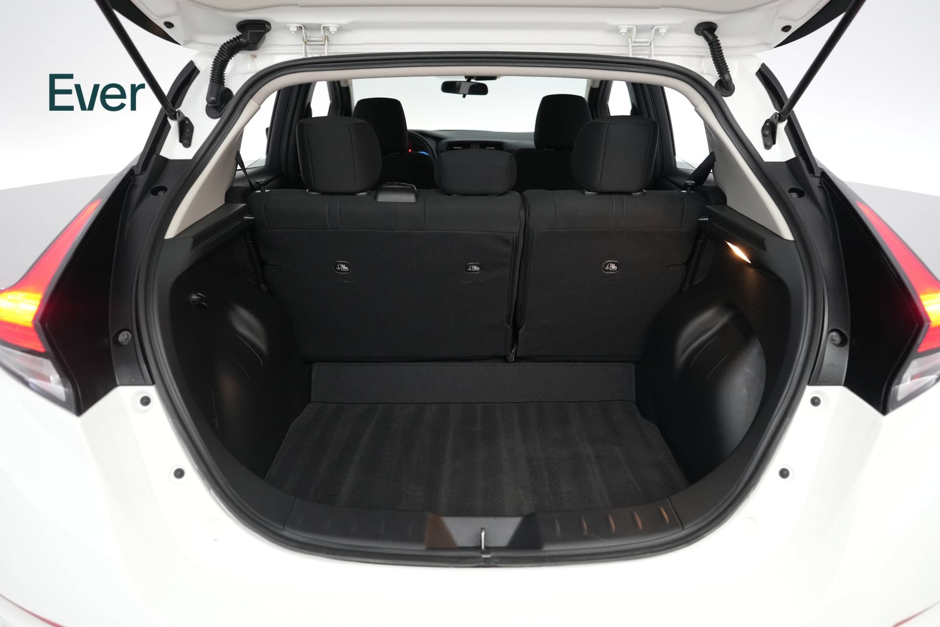 Used 2025 Nissan Leaf S FWD image 8