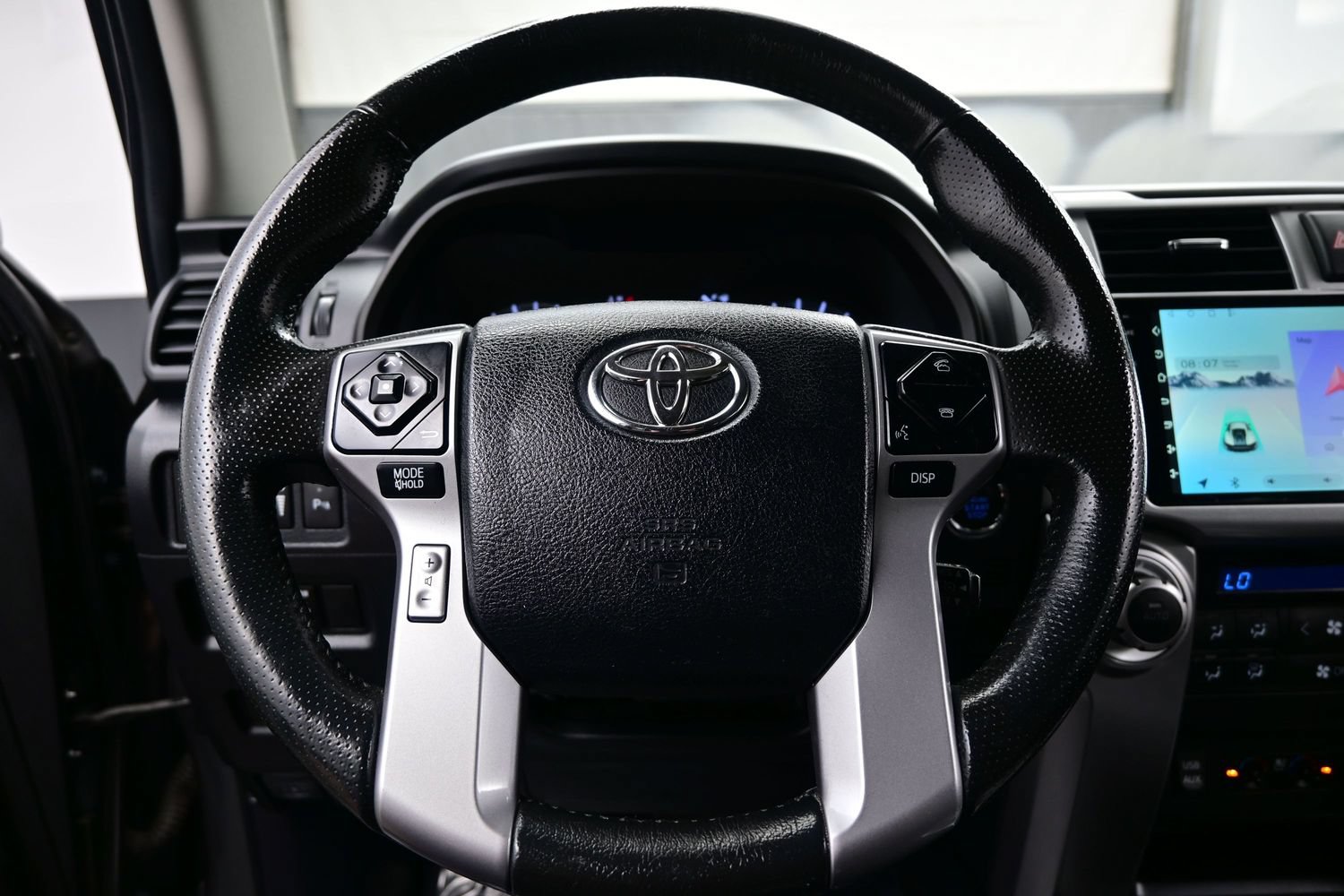 Used 2018 Toyota 4Runner Limited AWD/4WD image 25