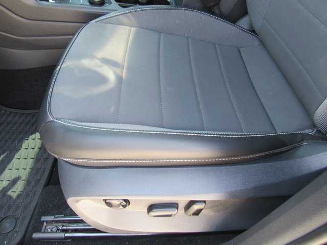 Used 2022 Volkswagen Taos SE image 15