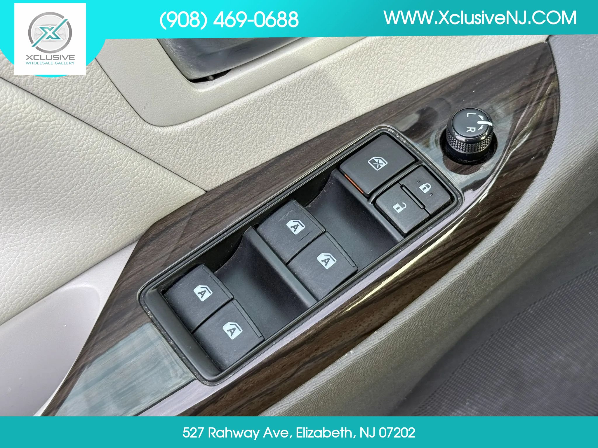 Used 2019 Toyota Sienna XLE Premium w/ Carpet Mat Package FWD image 20