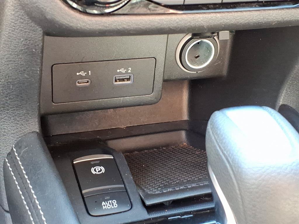 Used 2023 Nissan Kicks SR w/ SR Premium Package FWD image 30