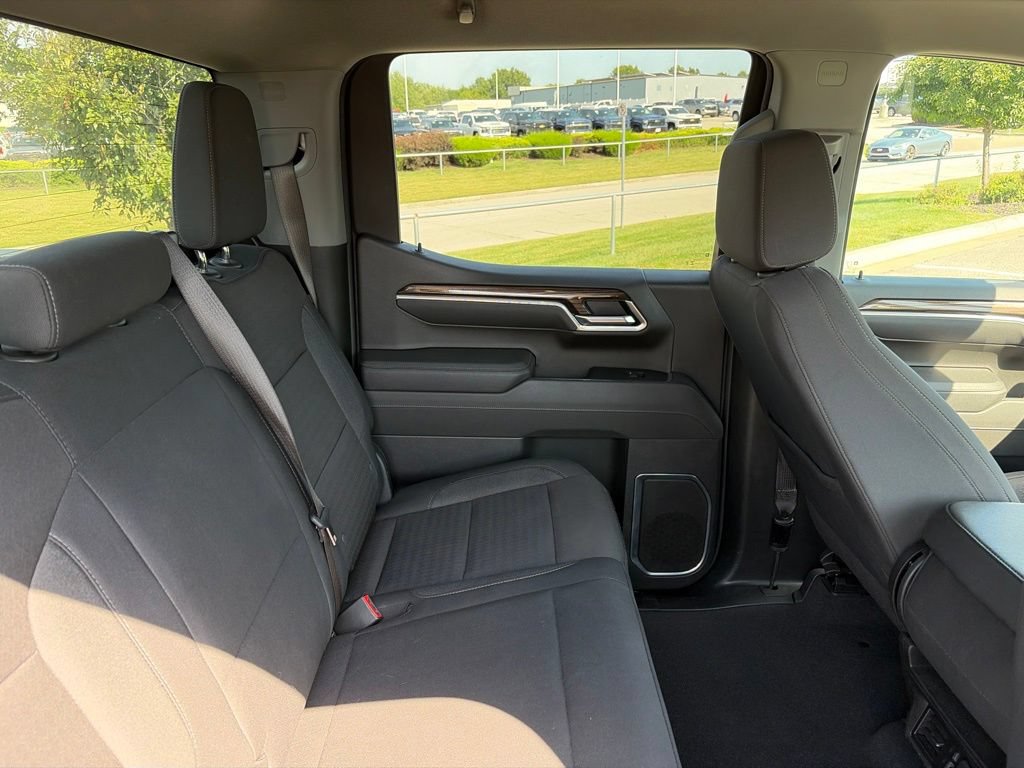 Used 2025 Chevrolet Silverado 1500 LT AWD/4WD image 34