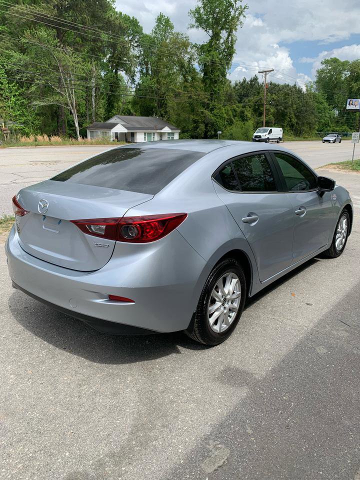 Used 2017 MAZDA MAZDA3 Sport w/ Preferred Equipment Package image 4