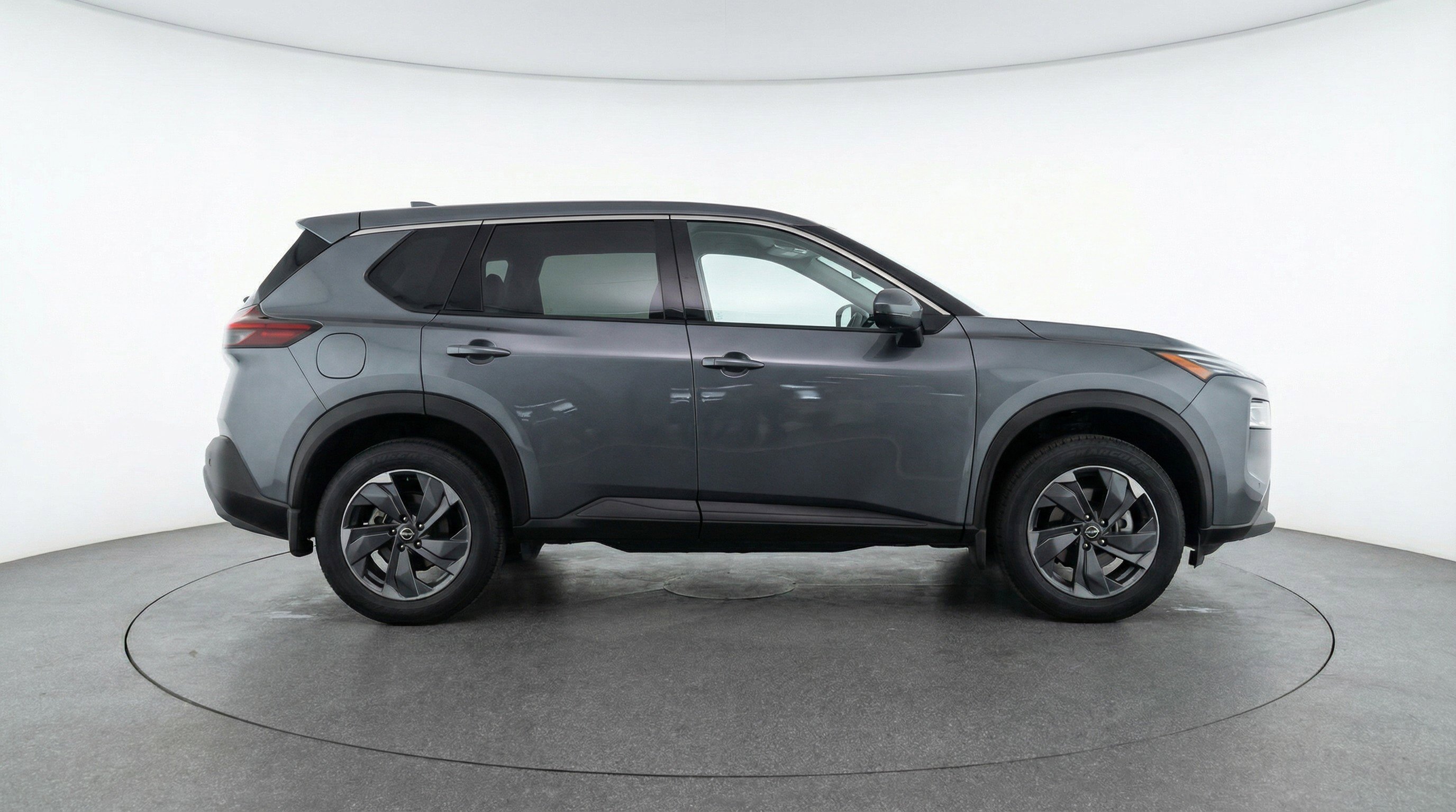 Used 2025 Nissan Rogue SV image 11