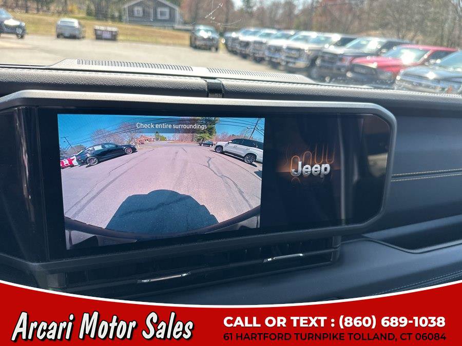 Used 2024 Jeep Wrangler Sahara w/ Safety Group image 23