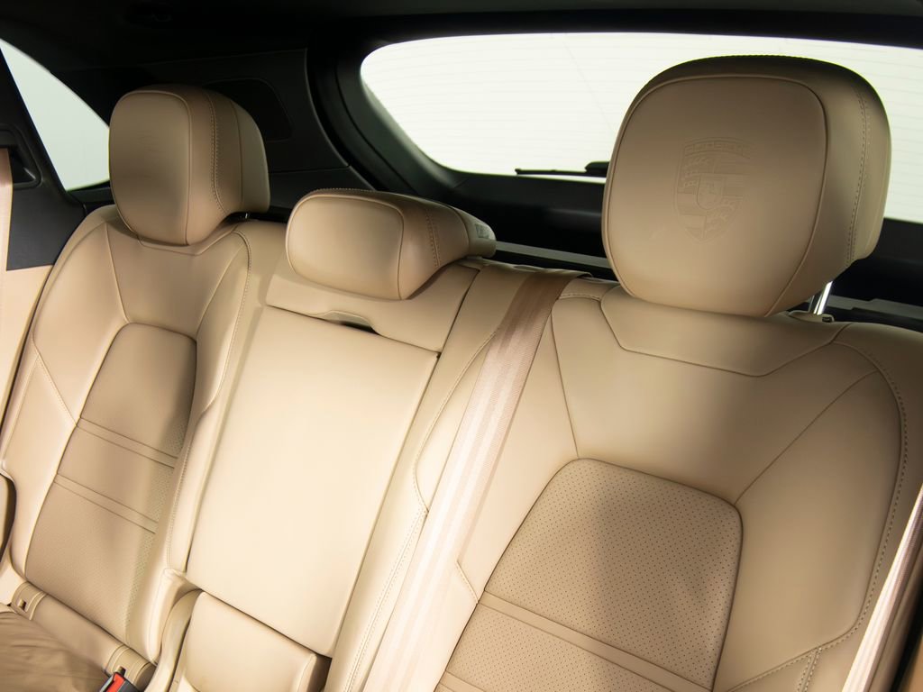 Certified 2020 Porsche Cayenne AWD/4WD image 36