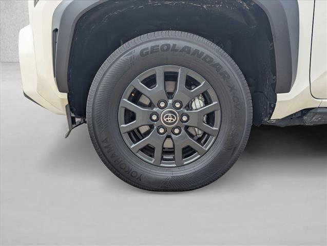 Used 2026 Toyota 4Runner SR5 AWD/4WD image 22