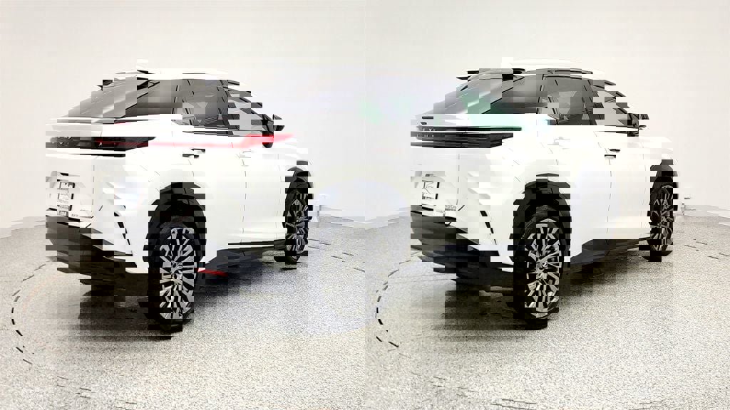 Used 2023 Lexus RZ 450e Premium w/ Accessory Package (2T) image 5