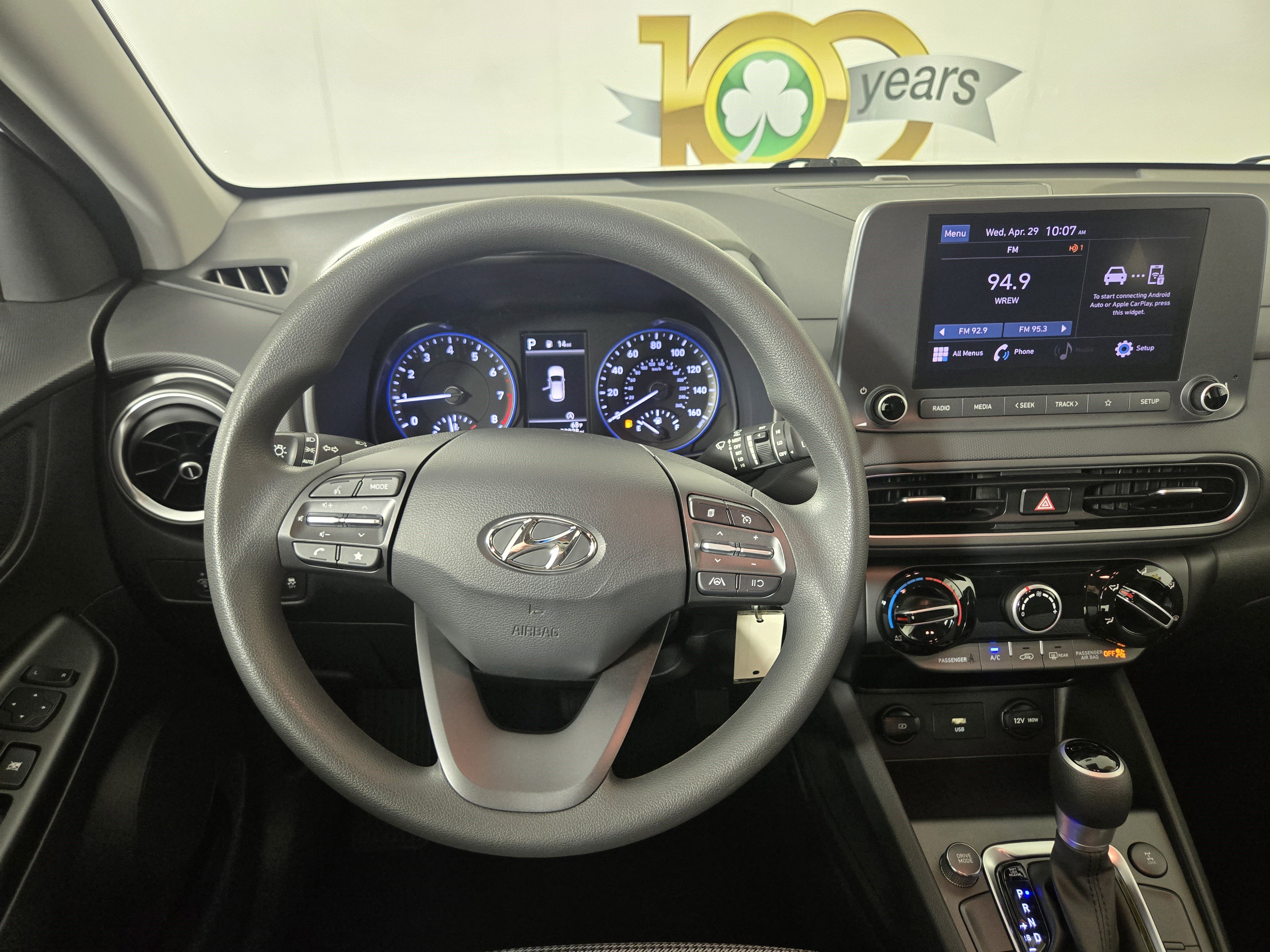 Used 2022 Hyundai Kona SE w/ Winter Weather Package AWD/4WD image 13