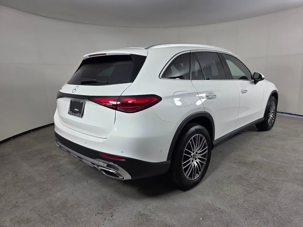 Certified 2025 Mercedes-Benz GLC 300 image 4