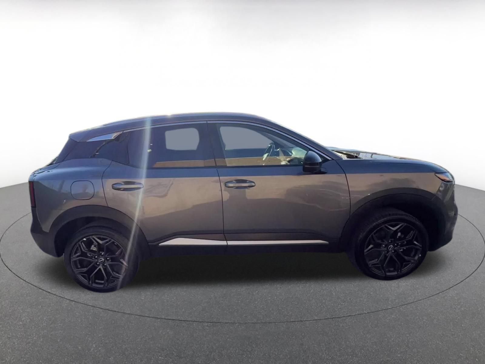 Used 2026 Nissan Kicks SR FWD image 16