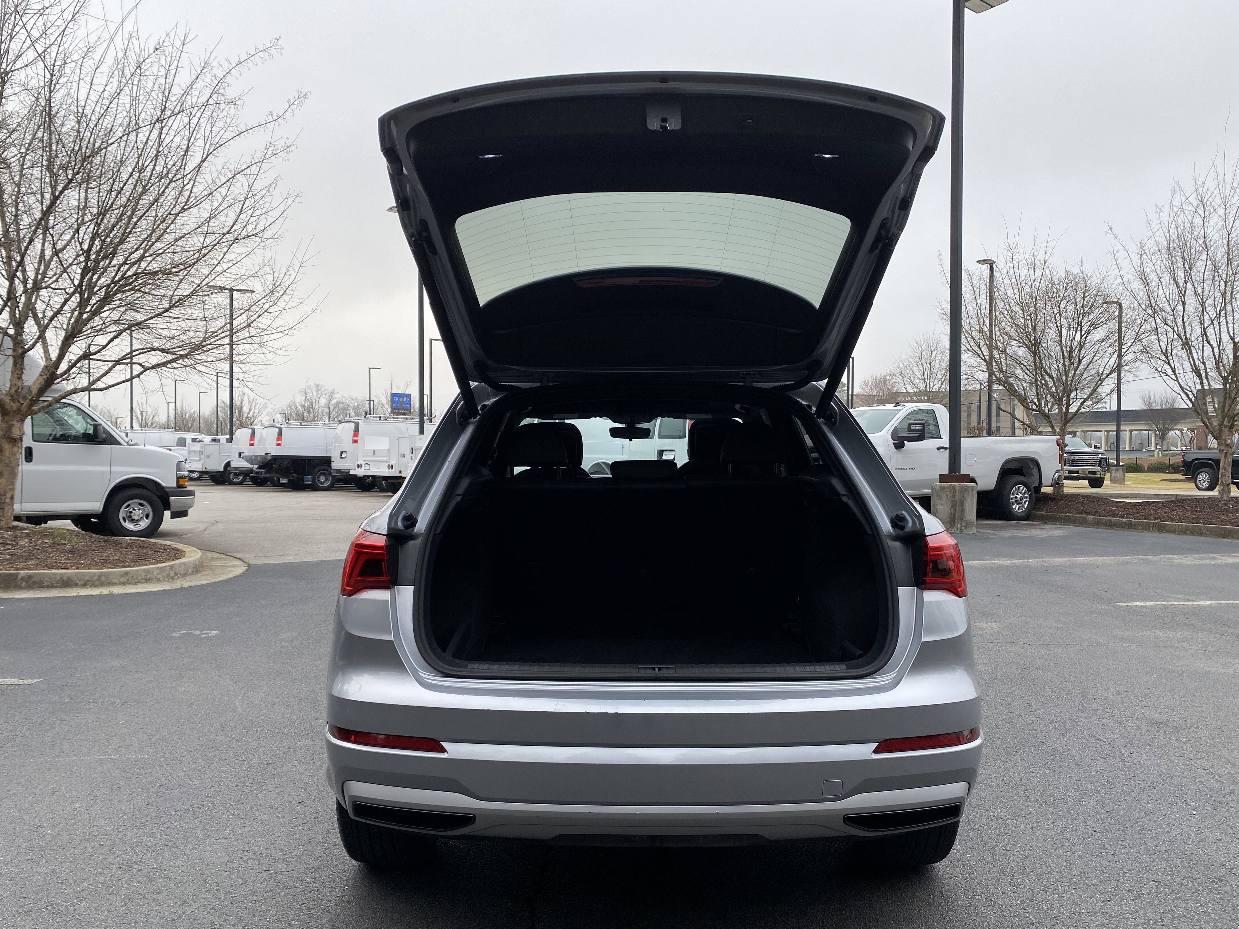 Used 2020 Audi Q3 2.0T Premium image 11