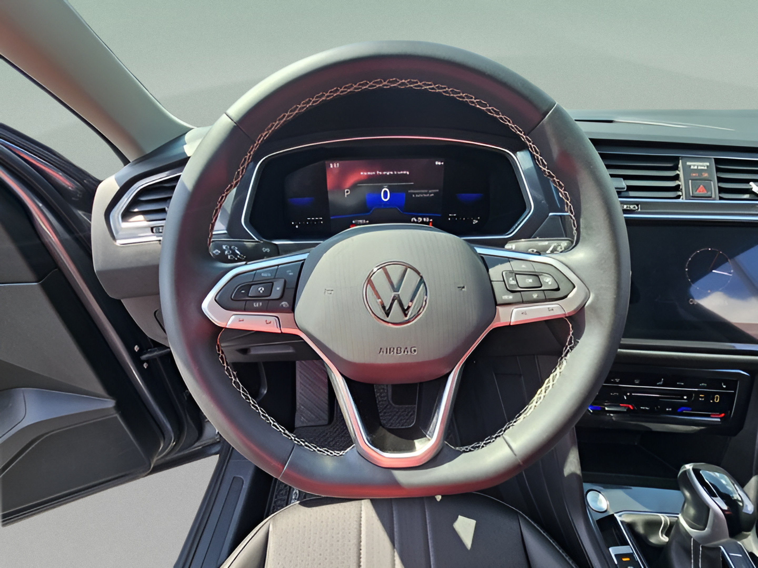 Certified 2023 Volkswagen Tiguan SE w/ Panoramic Sunroof Package FWD image 23