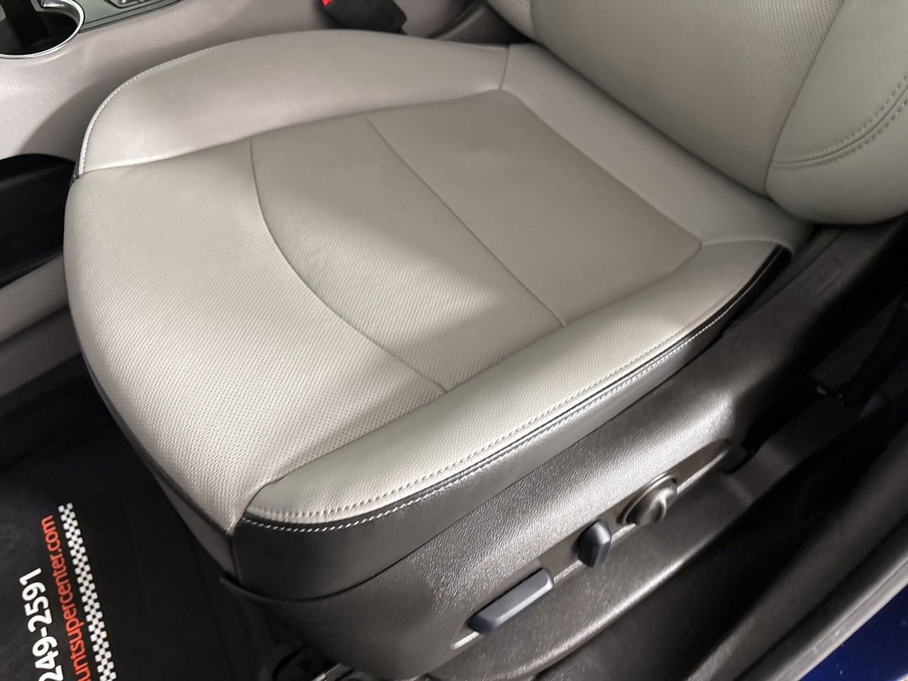 Used 2022 GMC Terrain SLT w/ LPO, Floor Liner Package image 13