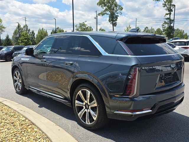 Used 2025 Cadillac Escalade IQ Luxury 2 w/ LPO, Premium Carpet Package AWD/4WD image 6